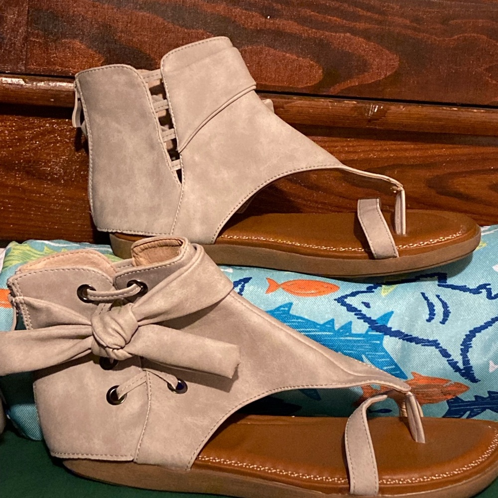 Sandals for women’s size 9
